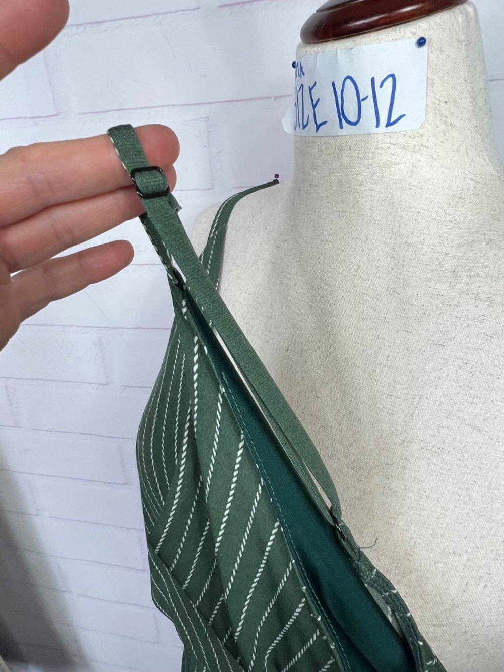 Like New |•KAILEIGH•| Green Striped Wide Leg Jumpsuit Tie Waist Crisscross Top - Picture 5 of 11